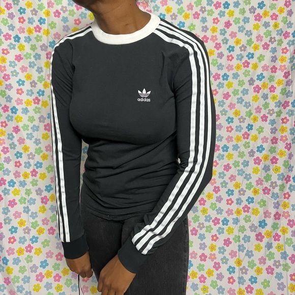 adidas Tops - Long sleeve adidas tshirt stretchy size xs no flaws